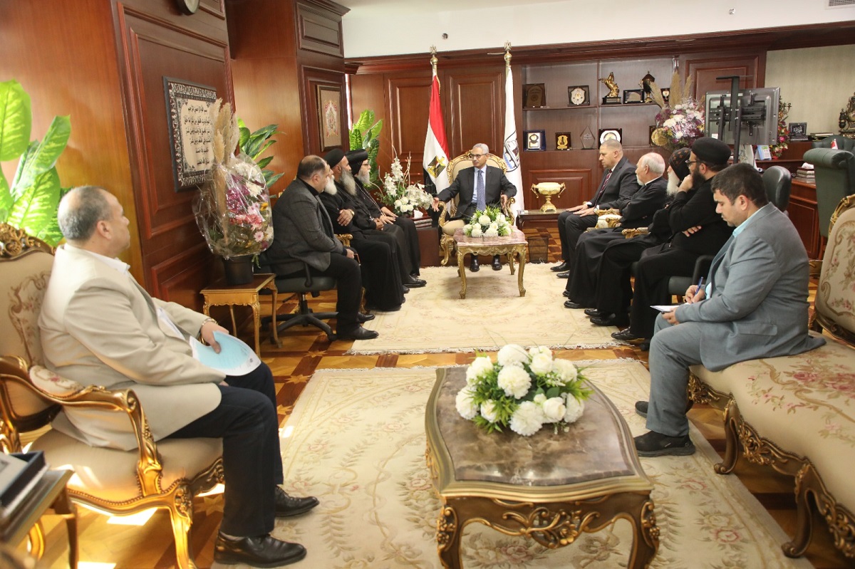 ممثلو كنائس بني سويف يهنئون المحافظ بتولي المسئولية